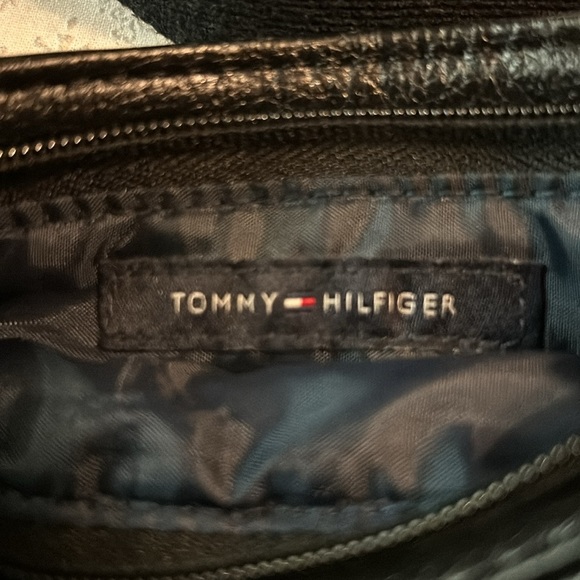 Tommy Hilfiger crossbody - Picture 3 of 4